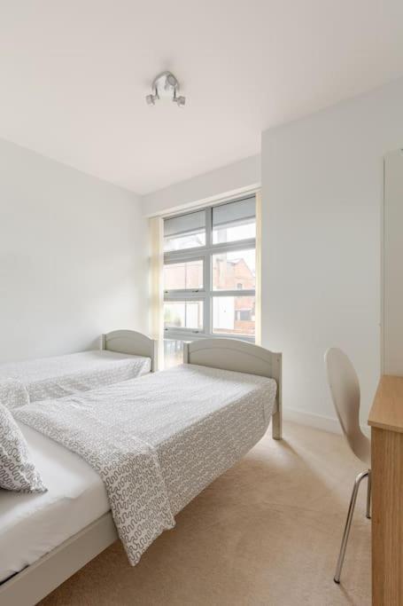 Modern City Centre House With Free Parking 캔터베리 외부 사진
