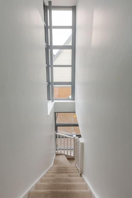 Modern City Centre House With Free Parking 캔터베리 외부 사진