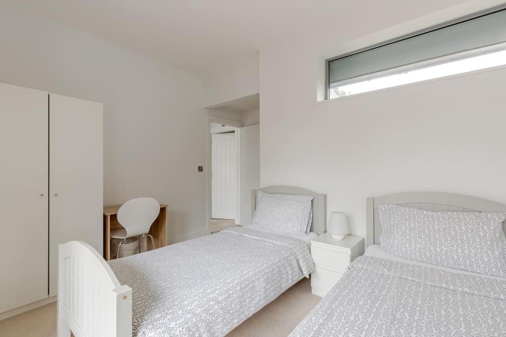 Modern City Centre House With Free Parking 캔터베리 외부 사진