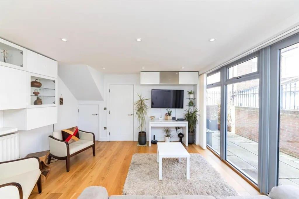 Modern City Centre House With Free Parking 캔터베리 외부 사진